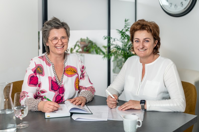 Manuela Burger und Anita Freismuth-Jauschneg unterstützen Sie in der Führungsarbeit in Pflegeeinrichtungen